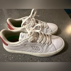 Cariuma Salvas White Leather Sneaker w/ Rose Gold Accent sz 8